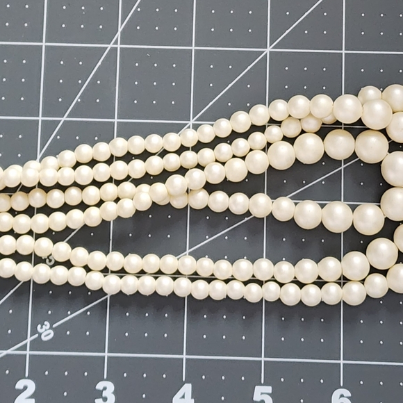 Triple Strand Graduated Faux Pearl Necklace 16" - 18" Adjustable Hong Kong VTG - Picture 9 of 9